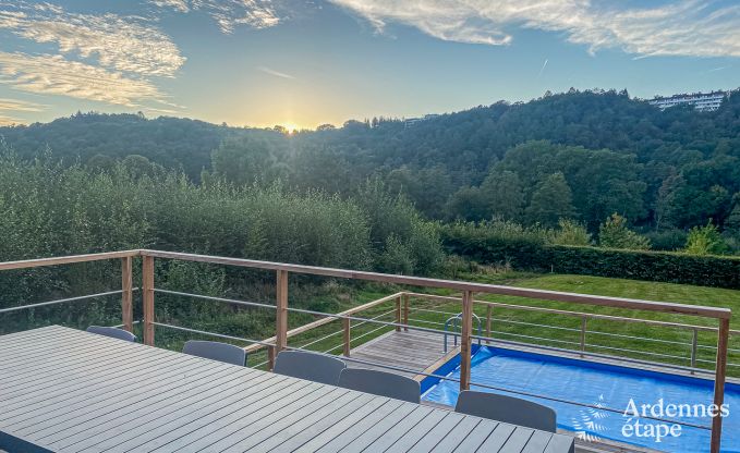 Hochwertiges Ferienhaus in den Ardennen: Luxusaufenthalt fr 10 Personen mit Pool, Jacuzzi und Nhe zu Spa und Francorchamps.