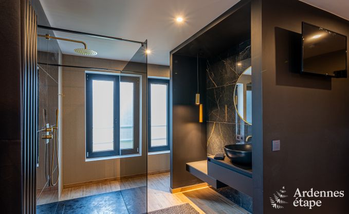 Hochwertiges Ferienhaus in den Ardennen: Luxusaufenthalt fr 10 Personen mit Pool, Jacuzzi und Nhe zu Spa und Francorchamps.