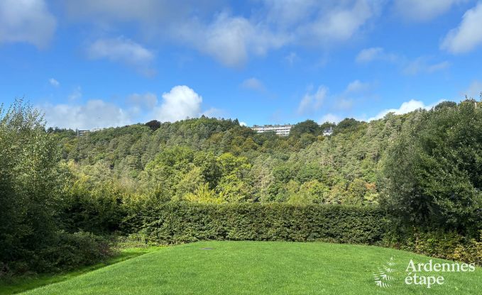 Hochwertiges Ferienhaus in den Ardennen: Luxusaufenthalt fr 10 Personen mit Pool, Jacuzzi und Nhe zu Spa und Francorchamps.