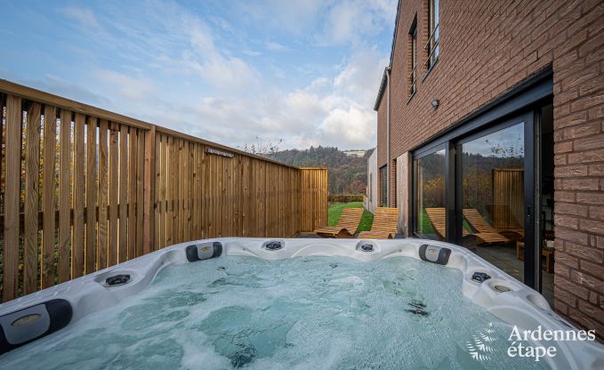 Hochwertiges Ferienhaus in den Ardennen: Luxusaufenthalt fr 10 Personen mit Pool, Jacuzzi und Nhe zu Spa und Francorchamps.