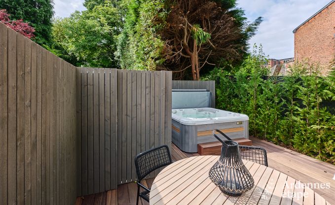 Charmantes Ferienhaus in Spa mit 2 Schlafzimmern, Entspannungsraum und privater Terrasse mit Jacuzzi