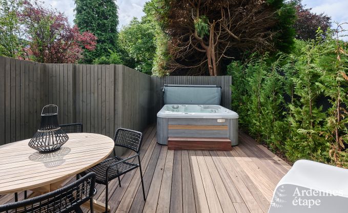 Charmantes Ferienhaus in Spa mit 2 Schlafzimmern, Entspannungsraum und privater Terrasse mit Jacuzzi