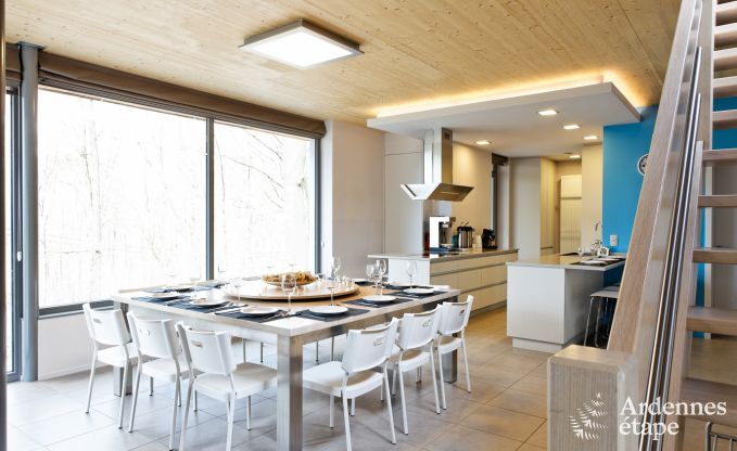 Geräumige Luxusvilla in Spa für 15 Personen mit 5 Schlafzimmern, Sauna, Außenpool und privatem Garten