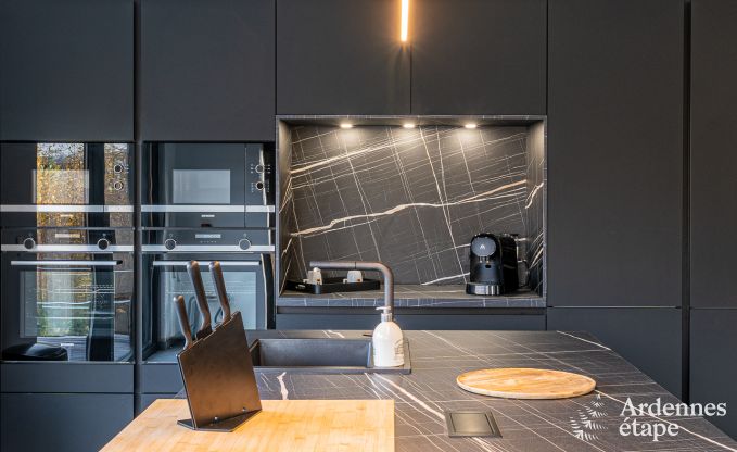 Hochwertiges Ferienhaus in den Ardennen: Luxusaufenthalt fr 10 Personen mit Pool, Jacuzzi und Nhe zu Spa und Francorchamps.