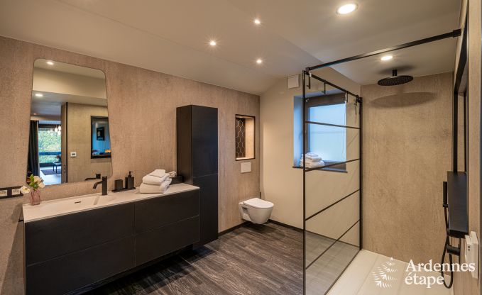 Chalet fr 4 Personen in Stavelot mit Whirlpool, Holzofen und Privatterrasse