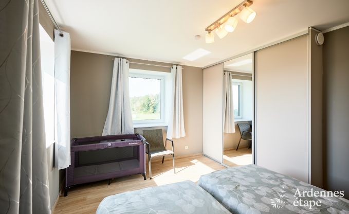 Gemtliches Ferienhaus in Stavelot fr 8 Personen mit Garten, Spielbereich und 4 Schlafzimmern