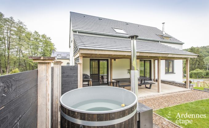 Ferienhaus in Stavelot: Aufenthalt in den Ardennen f�r 10 Personen mit Sauna und privatem Garten