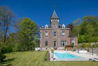Luxus Schloss in Stavelot fr 8 mit Pool und Garten in den Hohen Venn