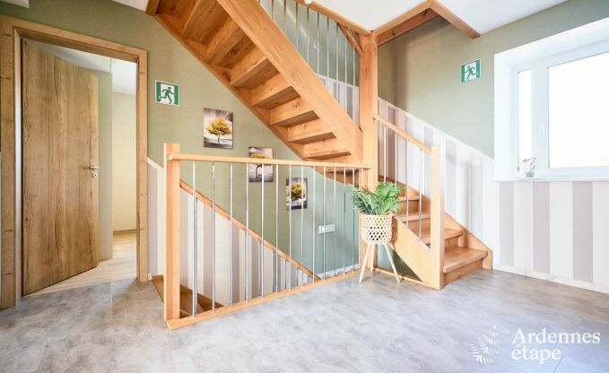 Gemtliches Ferienhaus in Stavelot fr 8 Personen mit Garten, Spielbereich und 4 Schlafzimmern