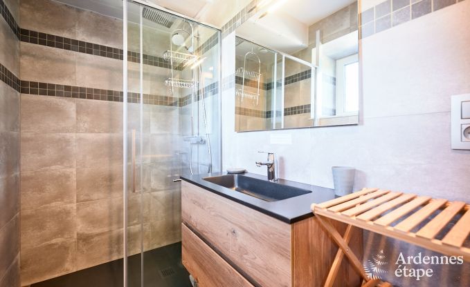 Gemtliches Ferienhaus in Stavelot fr 8 Personen mit Garten, Spielbereich und 4 Schlafzimmern