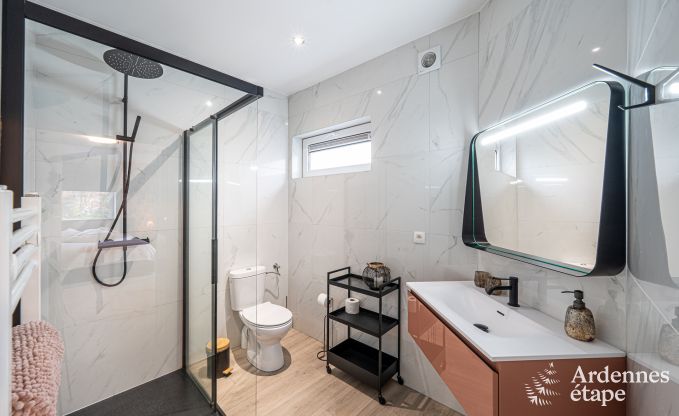 Komfortables Chalet f�r 4 Personen in Stoumont mit 2 Schlaf- und Badezimmern Outdoor-Jacuzzi und Sauna