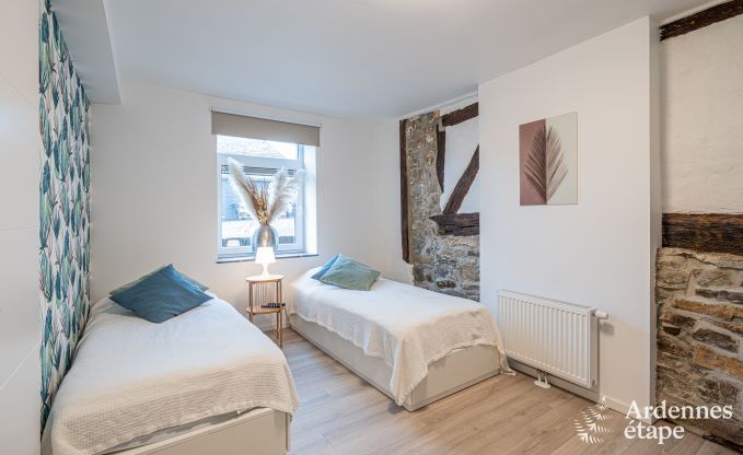 Komfortables Chalet f�r 4 Personen in Stoumont mit 2 Schlaf- und Badezimmern Outdoor-Jacuzzi und Sauna