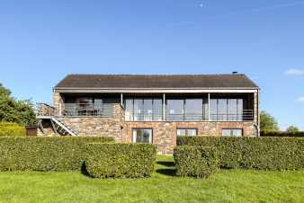 Ferienhaus mit Jacuzzi und Blick aufs Tal zur Vermietung in Stoumont