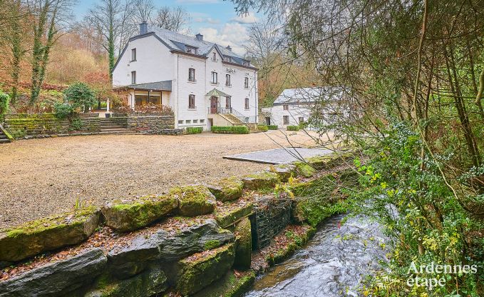 Luxuri�ses Schloss in Tellin f�r 24 Personen mit Schwimmbad, Sauna, Jacuzzi und 10 Schlafzimmern