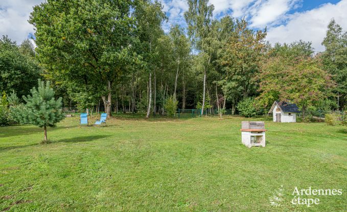 Gemtliches Chalet in Tenneville fr 4 Personen/3 Erwachsene mit 2 Schlafzimmern, Spielzimmer, Babyecke und Panoramablick