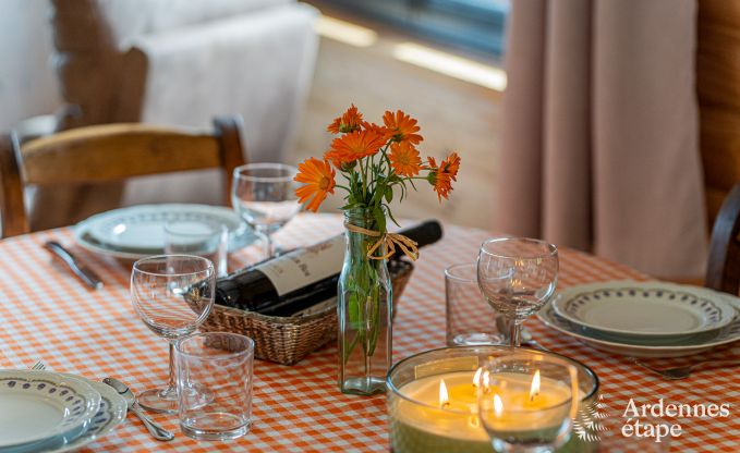 Gemtliches Chalet in Tenneville fr 4 Personen/3 Erwachsene mit 2 Schlafzimmern, Spielzimmer, Babyecke und Panoramablick