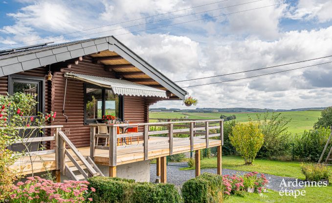 Gemtliches Chalet in Tenneville fr 4 Personen/3 Erwachsene mit 2 Schlafzimmern, Spielzimmer, Babyecke und Panoramablick