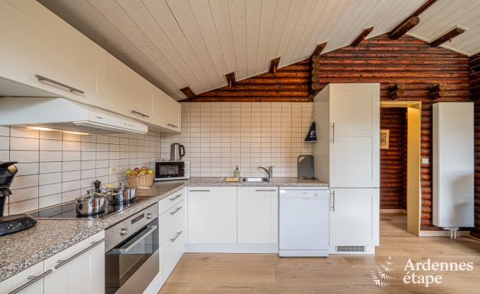 Gemtliches Chalet in Tenneville fr 4 Personen/3 Erwachsene mit 2 Schlafzimmern, Spielzimmer, Babyecke und Panoramablick