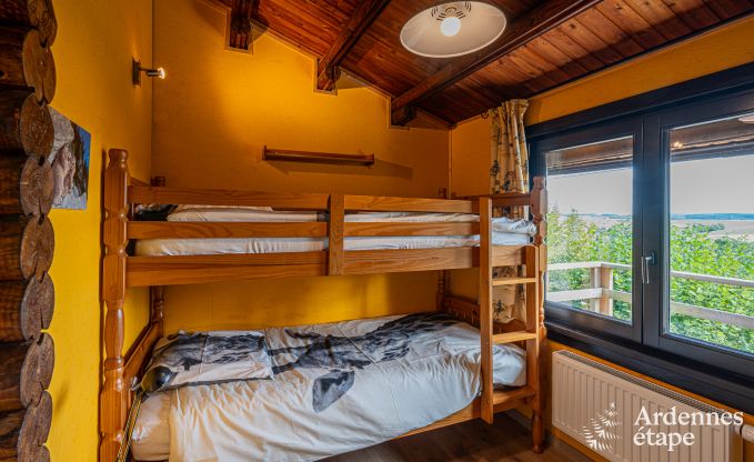 Gemtliches Chalet in Tenneville fr 4 Personen/3 Erwachsene mit 2 Schlafzimmern, Spielzimmer, Babyecke und Panoramablick