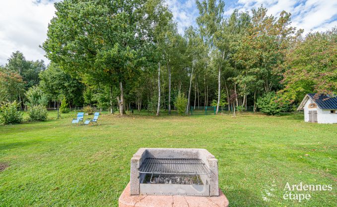 Gemtliches Chalet in Tenneville fr 4 Personen/3 Erwachsene mit 2 Schlafzimmern, Spielzimmer, Babyecke und Panoramablick