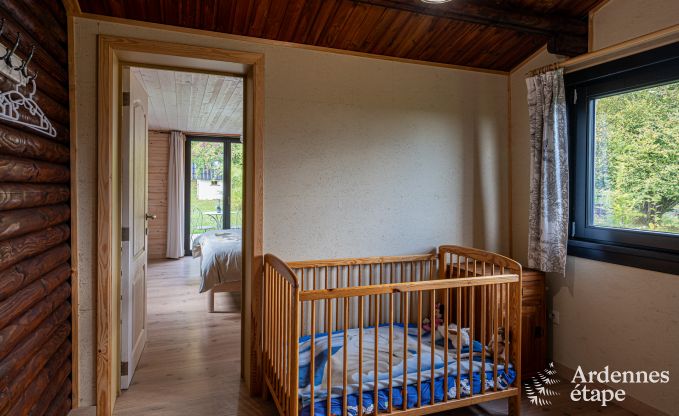 Gemtliches Chalet in Tenneville fr 4 Personen/3 Erwachsene mit 2 Schlafzimmern, Spielzimmer, Babyecke und Panoramablick