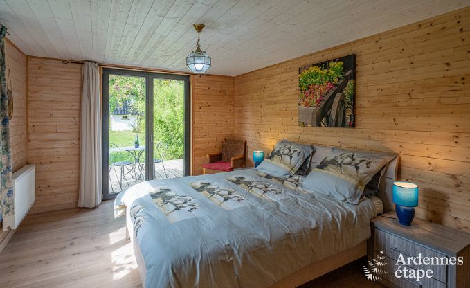 Gemtliches Chalet in Tenneville fr 4 Personen/3 Erwachsene mit 2 Schlafzimmern, Spielzimmer, Babyecke und Panoramablick