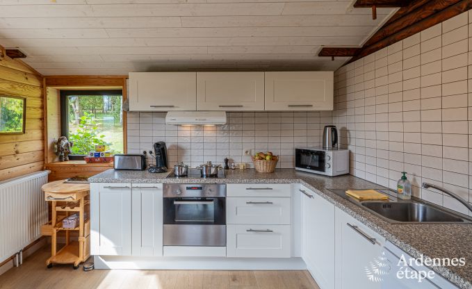 Gemtliches Chalet in Tenneville fr 4 Personen/3 Erwachsene mit 2 Schlafzimmern, Spielzimmer, Babyecke und Panoramablick