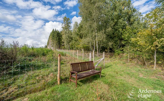 Gemtliches Chalet in Tenneville fr 4 Personen/3 Erwachsene mit 2 Schlafzimmern, Spielzimmer, Babyecke und Panoramablick