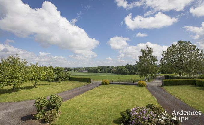 Gerumiges Ferienhaus fr 9 Personen in Tinlot mit 4 Schlaf- und Badezimmern, Schwimmbad, Privatgarten und Spielmglichkeiten