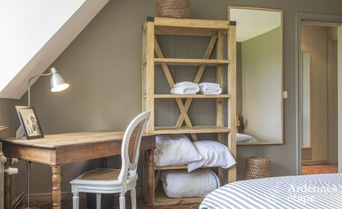 Gerumiges Ferienhaus fr 9 Personen in Tinlot mit 4 Schlaf- und Badezimmern, Schwimmbad, Privatgarten und Spielmglichkeiten