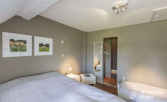 Gerumiges Ferienhaus fr 9 Personen in Tinlot mit 4 Schlaf- und Badezimmern, Schwimmbad, Privatgarten und Spielmglichkeiten