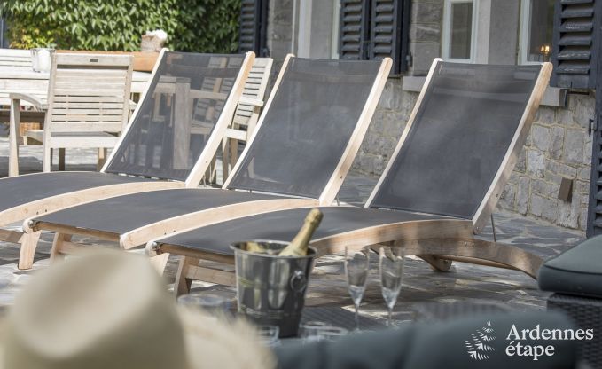 Gerumiges Ferienhaus fr 9 Personen in Tinlot mit 4 Schlaf- und Badezimmern, Schwimmbad, Privatgarten und Spielmglichkeiten