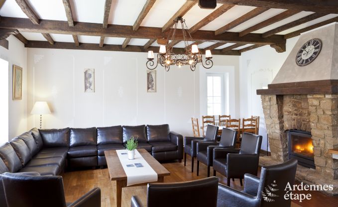 Elegantes Ferienhaus in renoviertem Schloss für 20 Personen in Tintigny