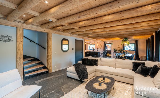 Gerumiges Chalet fr 8 Personen in Trois-Ponts mit Innen-Auenschwimmbad, Sauna und privater Terrasse am Wasser