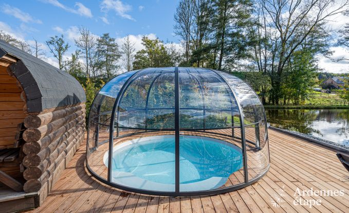 Gerumiges Chalet fr 8 Personen in Trois-Ponts mit Innen-Auenschwimmbad, Sauna und privater Terrasse am Wasser