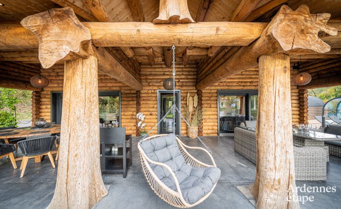 Gerumiges Chalet fr 8 Personen in Trois-Ponts mit Innen-Auenschwimmbad, Sauna und privater Terrasse am Wasser