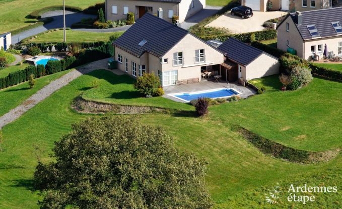 Ferienhaus mit Swimmingpool im Garten für 8 Personen in Trois-Ponts