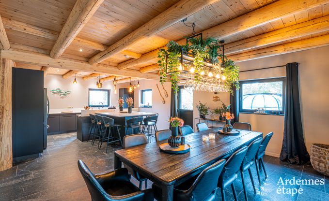 Gerumiges Chalet fr 8 Personen in Trois-Ponts mit Innen-Auenschwimmbad, Sauna und privater Terrasse am Wasser
