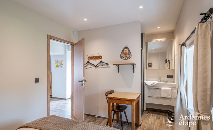 Einzigartiges Ferienhaus mit 2 Schlafzimmern in Vaux-sur-Sure