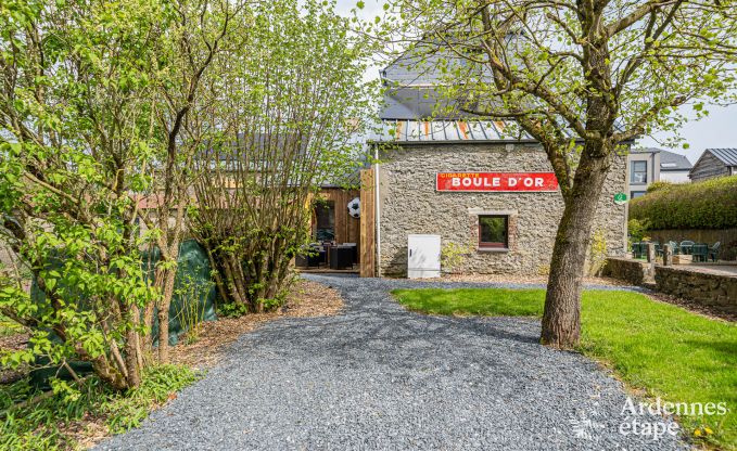 Einzigartiges Ferienhaus mit 2 Schlafzimmern in Vaux-sur-Sure