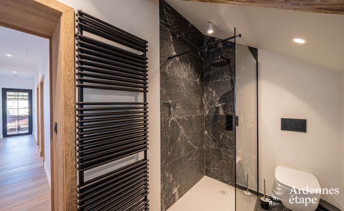 Komfortables Chalet in Vencimont f�r 10 Personen mit modernen Annehmlichkeiten und privatem Garten in den Ardennen