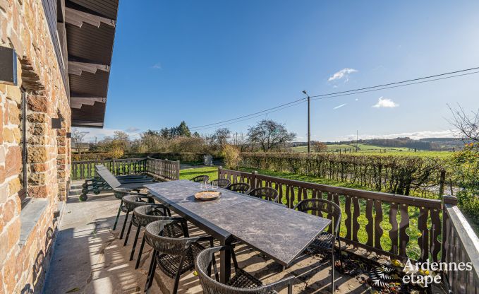 Chalet mit Whirlpool, Billardtisch und herrlichem Ausblick in Vencimont f�r 6 Personen