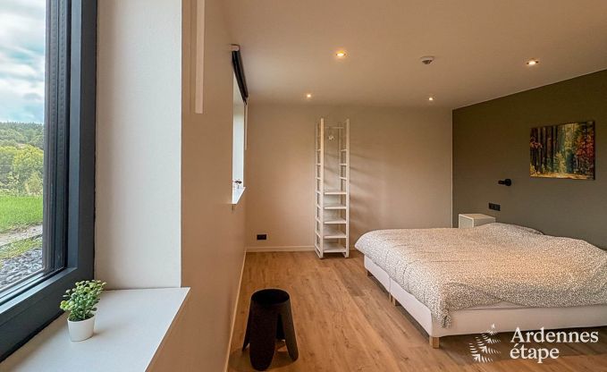 Ger�umiges Ferienhaus in Vencimont f�r 13 Personen mit 6 Schlaf- und Badezimmern und Privatgarten mit Trampolin und Boule