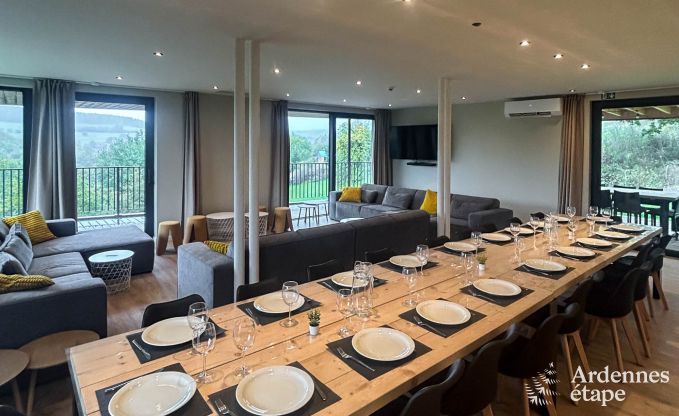 Ger�umiges Ferienhaus in Vencimont f�r 13 Personen mit 6 Schlaf- und Badezimmern und Privatgarten mit Trampolin und Boule