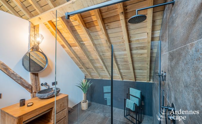 Ferienhaus f�r 3 Paare in Vencimont mit 3 Schlafzimmern und 3 Badezimmern, Bar und Privatgarten