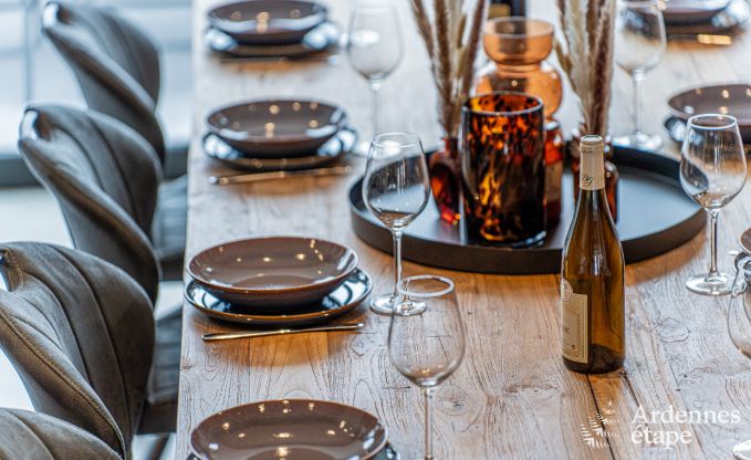 Ferienhaus f�r 3 Paare in Vencimont mit 3 Schlafzimmern und 3 Badezimmern, Bar und Privatgarten