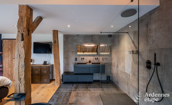 Ferienhaus f�r 3 Paare in Vencimont mit 3 Schlafzimmern und 3 Badezimmern, Bar und Privatgarten