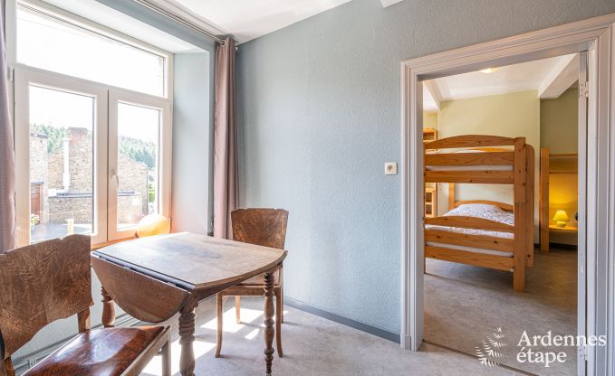 Ferienhaus in Vencimont, Ardennen, 12 Personen, 4 Schlafzimmer, privater Sauna, Billard, Garten am Wasser