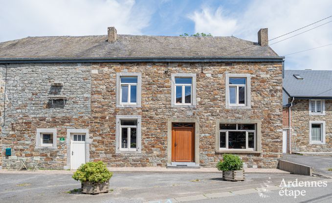 Ferienhaus in Vencimont, Ardennen, 12 Personen, 4 Schlafzimmer, privater Sauna, Billard, Garten am Wasser