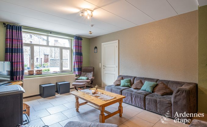 Ferienhaus in Vencimont, Ardennen, 12 Personen, 4 Schlafzimmer, privater Sauna, Billard, Garten am Wasser